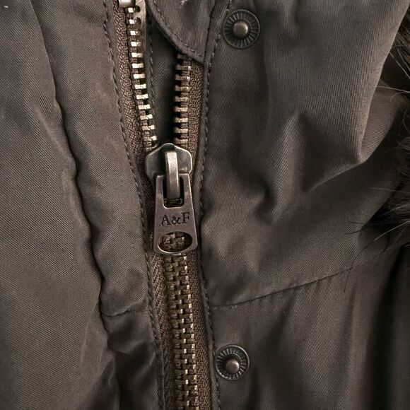 Abercrombie & Fitch Military Inspired Fur Lined Parka - Women’s US S - Picture 13 of 16